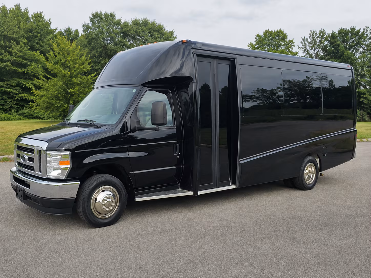 lake elsinore charter a bus for your lake elsinore church group