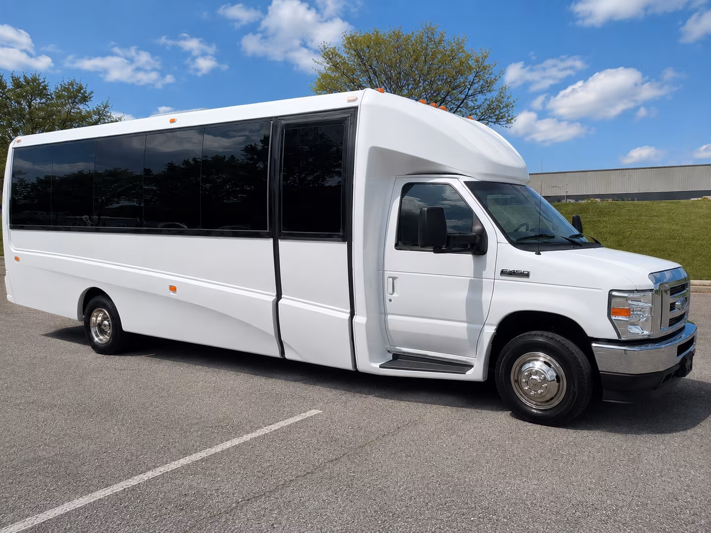 shuttle your guests along the rancho california road wine country corridor