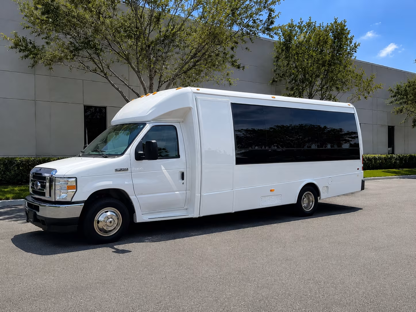 temeculacharterbuscompany com makes it easy to get your group to la for rams chargers lakers and dodgers games